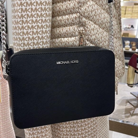 Michael Kors Jet Set Item Large East West Zip Crossbody Leather Black/Silver - Picture 4 of 16